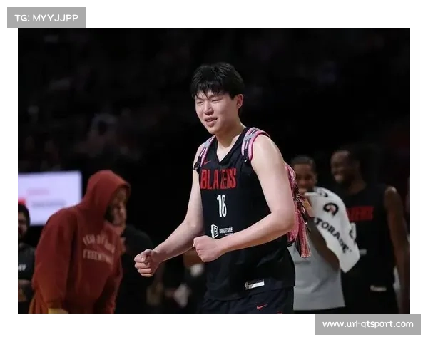 中国球员杨瀚森开拓者生涯初期表现挣扎，出场时间有限