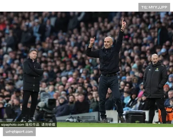 场边:瓜迪奥拉与第四官员激烈交流,因一次边线球判罚